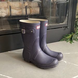 Original Short Hunter Rain Boots, aubergine, size 9